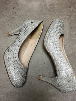 Biele a strieborné lodičky + kabelka - 13