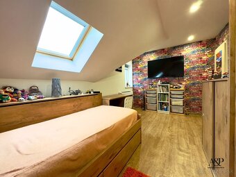 4 IZBOVÝ RODINNÝ DOM S BAZÉNOM, POZEMOK 783M2, RECA, okr. SE - 13