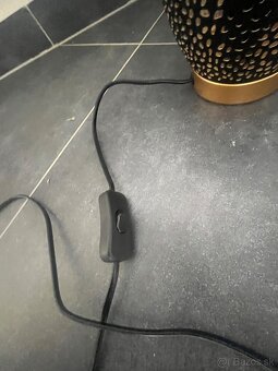 Predám svetla,lustre,vazu,stolík tv , konferečny stolík - 13