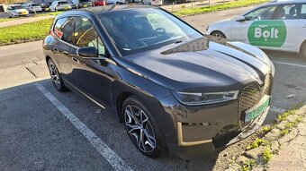 Odstúpim leasing na BMW iX xDrive40 - 13