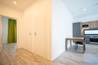 2 izbový byt prenájom 60m2, Hradný vrch, Staré Mesto, BA - 13