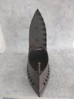 Stará atypická žehůlička DRAK do sbírky. S hvězdou - 13