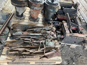 Predám rozpredám zadnú časť traktora zetor crystal - 13