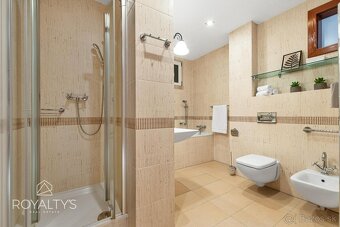 Príjemný tichý byt s terasou v historickom centre mesta - 13