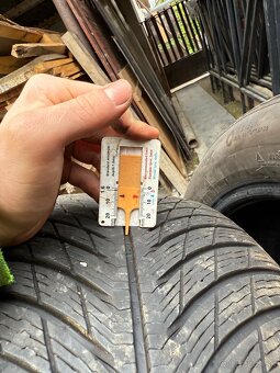 255/45 R20 Michelin Pilot Alpin 5 SUV zimne pneu - 13