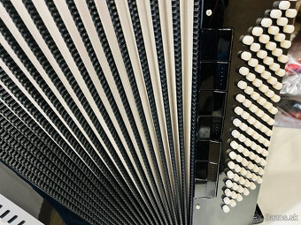 redám akordeón HOHNER VENTURA IV 96 BAS- špičkový akordeón- - 13