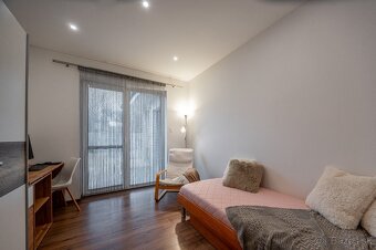 Štýlový tehlový bungalov, Perín, zástavba novostavieb - 13