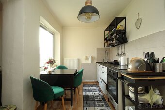 Znížená cena: Menší  rodinný dom na po takmer úplnej rekonšt - 13