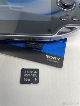 PS Vita Wi-Fi (PCH-1003) OLED - 13