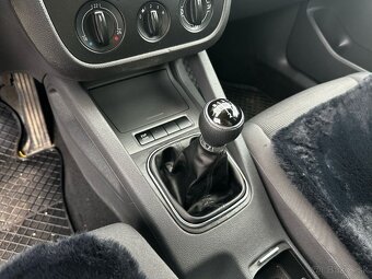 Volkswagen Golf 1.6 FSI - 13