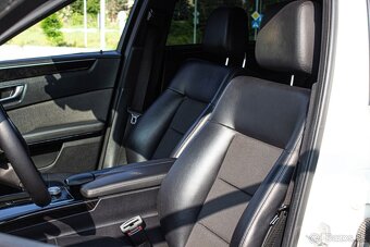 Mercedes-Benz E trieda Sedan - 13
