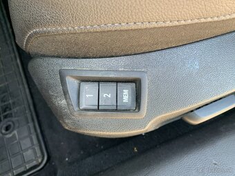 Opel Insignia 125KW/170 koni / automat / bixenon / serv.kni - 13