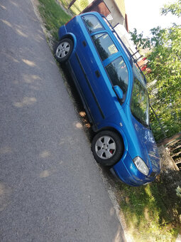 Opel Astra Caravan - 13