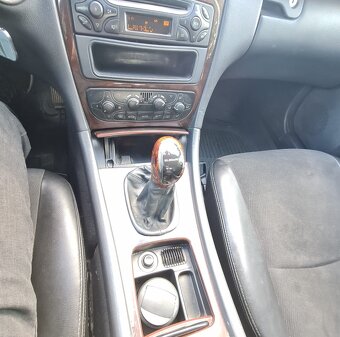 Mercedes Benz C200 - 13