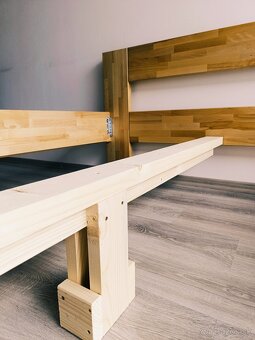 Predám manželskú Bukovú posteľ-novú - 13