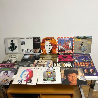 GRAMOFÓN + PLATNE - 13