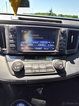 Toyota RAV4 2.0 diesel ročník 2017 - 13