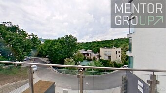 360° VR Na prenájom elegantný 2-izbový byt s terasou a gará - 13