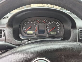 Volkswagen Golf 1.4 - 13