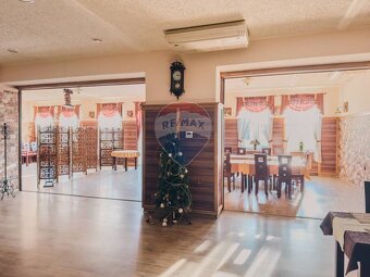 BUDOVA V CENTRE MESTA LUČENEC - 13