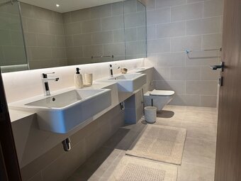 🌊 Canal Front Residences – Intímne bývanie pri Dubajskom vo - 13