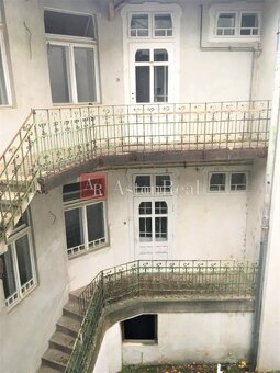 HISTORICKÁ BUDOVA / DOM - OBCHODY a BYTY v centre mesta Šahy - 13