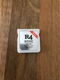 Nintendo DSI takmer nepoužívané + R4 karta + 32 gb sd karta - 13