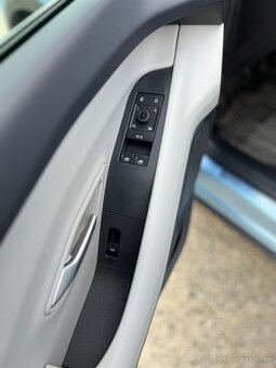 Ford Explorer EV MAX - 13