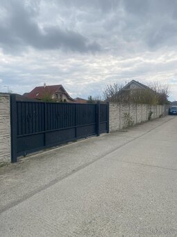 Stavebný pozemok 600m2 so všetkými sieťami - 13