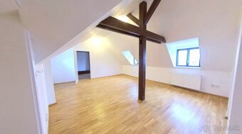 Predaj-Rodinný dom na Hradnom kopci-BA I Staré mesto - 13