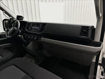 VW CRAFTER 2,0TDI  obytné - 13