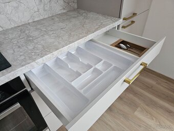 Exkluzívny 1+kk + balkón + parkovanie - 13