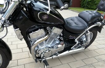 SUZUKI INTRUDER 1400 / TOP KRÁSNY originál stav - 13