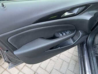 NA PREDAJ OPEL INSIGNIA GRAND SPORT ST 2,0 CDTI 2022 - 13