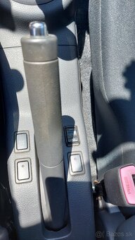 Suzuki SX4 1.6 GL 5D 4x4 Benzín - 13