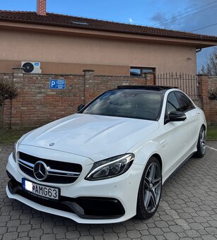 Mercedes c63 - 13