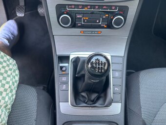 VOLKSWAGEN PASSAT COMBI B7 2.0 TDI 103 KW 6ST - 13