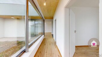 KOSTOLIŠTE - Skolaudovaná novostavba V ŠTANDARDE s hliníkový - 13