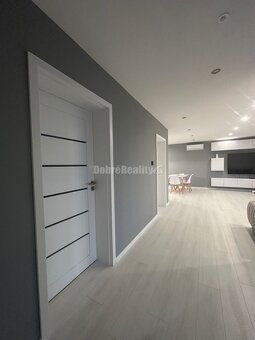 Štýlový rodinný dom z lodných kontajnerov, na predaj. - 13