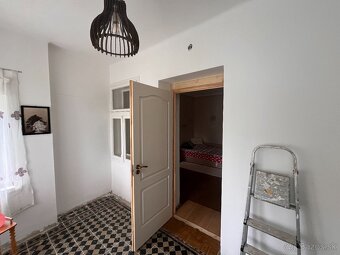 MAĎARSKO - MESZES - 4 IZBOVÝ ZREK. RD - 13