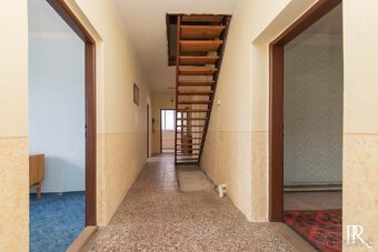 PREDAJ 5 IZBOVÝ RODINNÝ DOM S ROZSIAHLYM POZEMKOM - 13