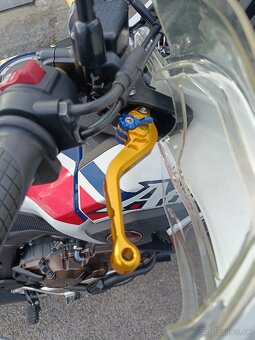 Honda Africa 1000 manuál - 13