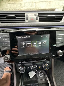 Škoda superb 3 L&K 140kw 4x4 - 13