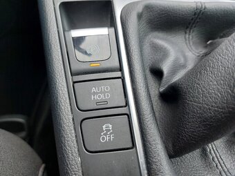 Volkswagen Passat Variant 2.0 TDI BMT Highline 4MOTION - 13