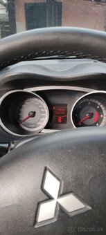 Mitsubishi Outlander 2.0 TDI 103 kw - 13