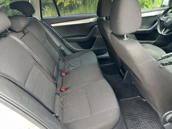 ŠKODA Octavia 3,1.6TDI,81kw,DSG,12/2015,biela perleť - 13