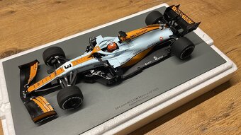 F1 prilby 1:2 a šiltovky podpisane a modely - 13