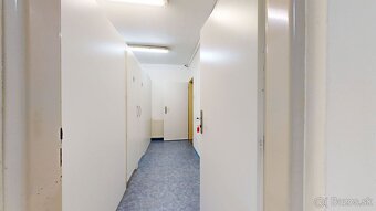 Na prenájom kvalitný murovaný výrobný alebo skladový priesto - 13