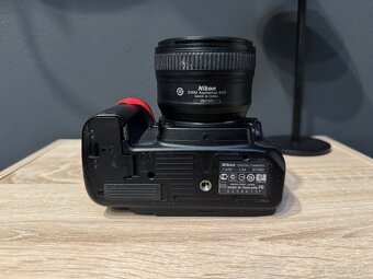 Nikon D7000, 35mm 1.8, 50mm 1.8 - 13