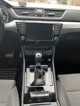 Skoda Superb Combi 2.0TDI DSG - 13